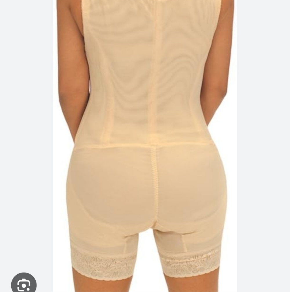 Ardyss International Women's Cream Shapewear Bodysuit Size 26